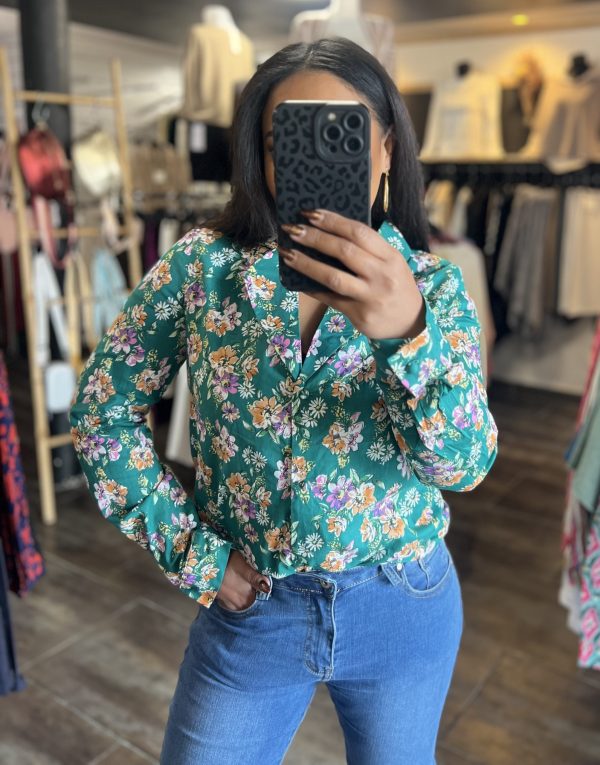Chemise en coton vert à motifs fleuris