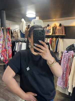 T-shirt noir Élégance Fleurie