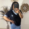 T-shirt col en V et bords en jean