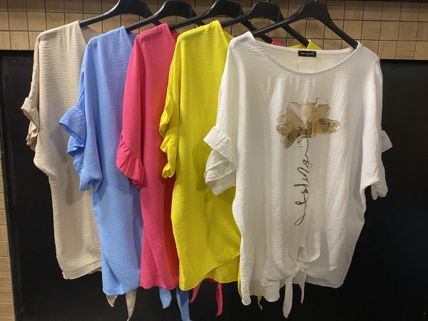 Blouse à manches courtes et fleur doré