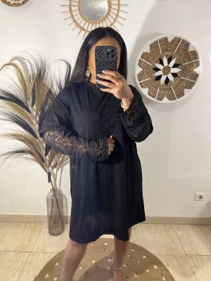 Robe t-shirt et manches à dentelle