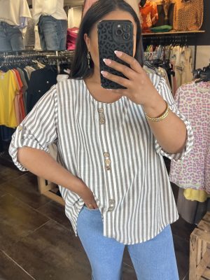 Blouse rayée à boutons en bois