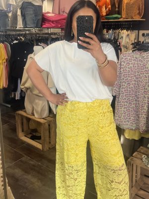 Pantalon large en dentelle jaune
